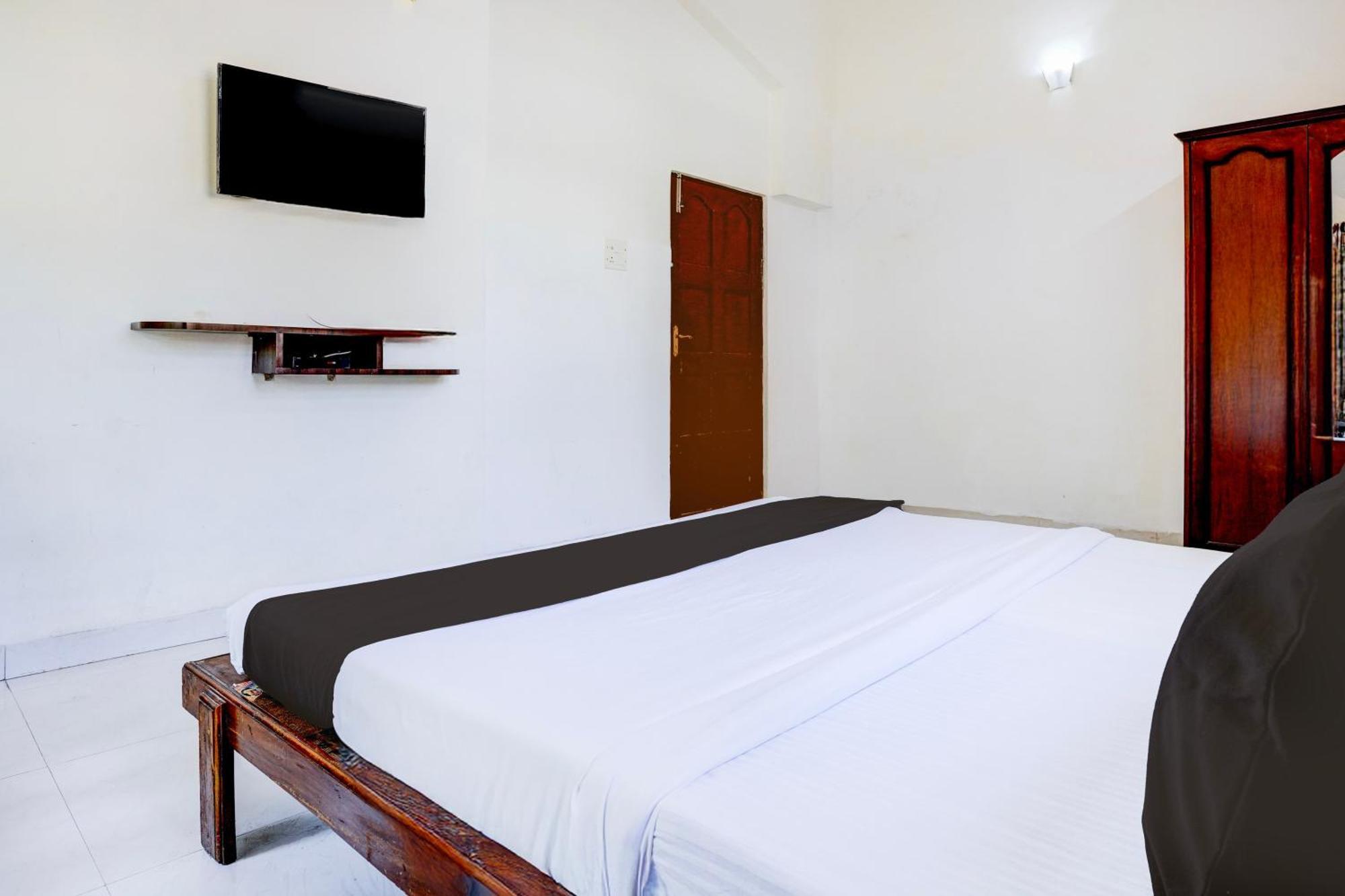 Oyo Flagship Triple Beach Guest House Benaulim Eksteriør bilde