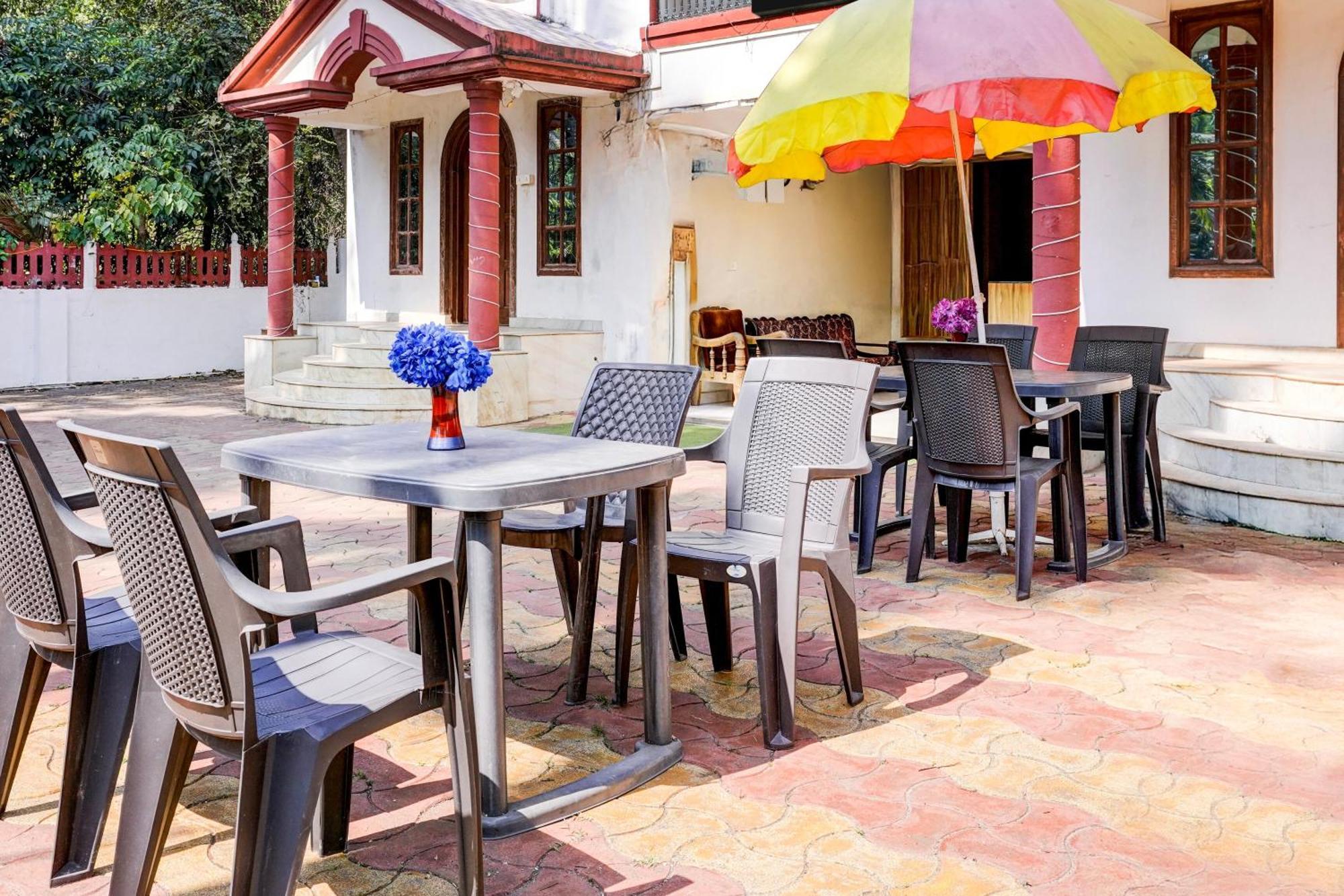 Oyo Flagship Triple Beach Guest House Benaulim Eksteriør bilde